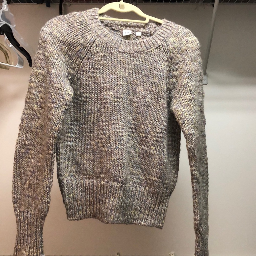 GAP sweater